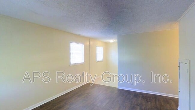 Building Photo - 1020 Meadowbrook Blvd