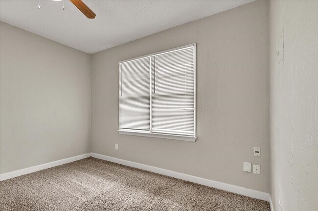 Building Photo - 2228 SW 61st Terrace