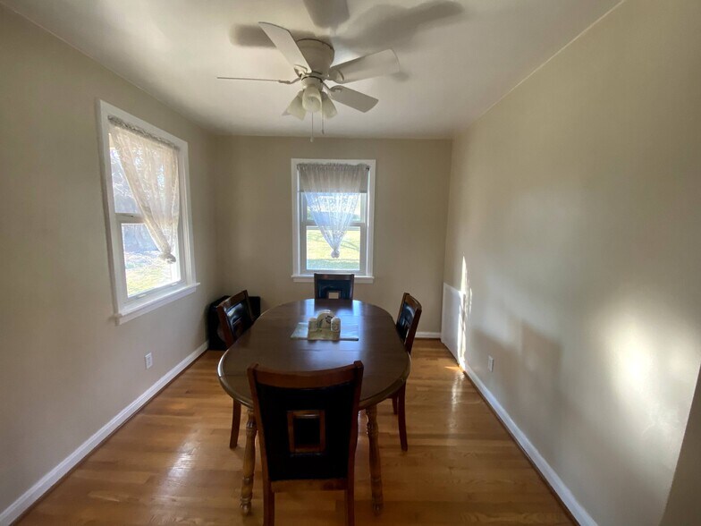 Dining room - 1407 Fort Manor Dr