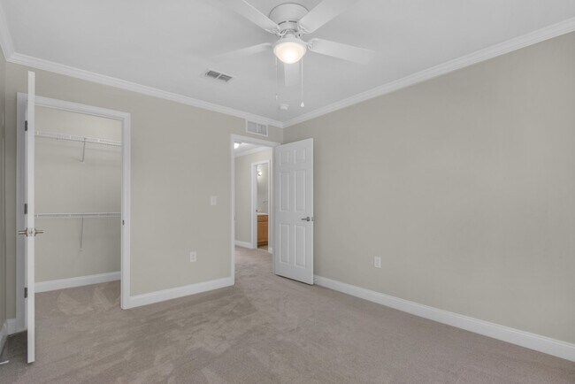 Building Photo - 537 Wingspan Way