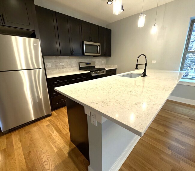 Building Photo - 2008 W 21st St