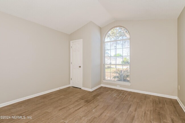Building Photo - 3399 Charmont Dr