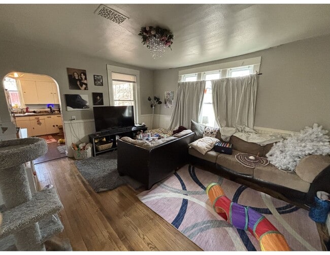 Building Photo - 519 Market St