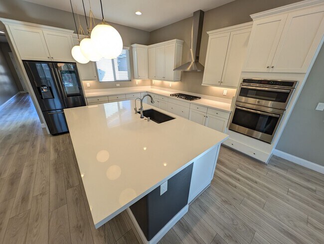 Building Photo - 4535 Herbert River Ave