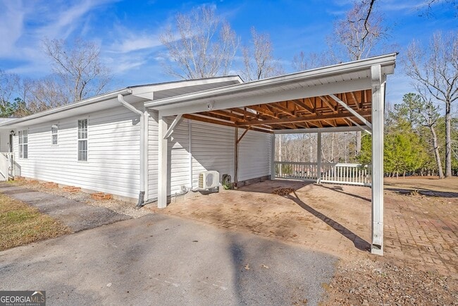 Building Photo - 252 Skyview Rd