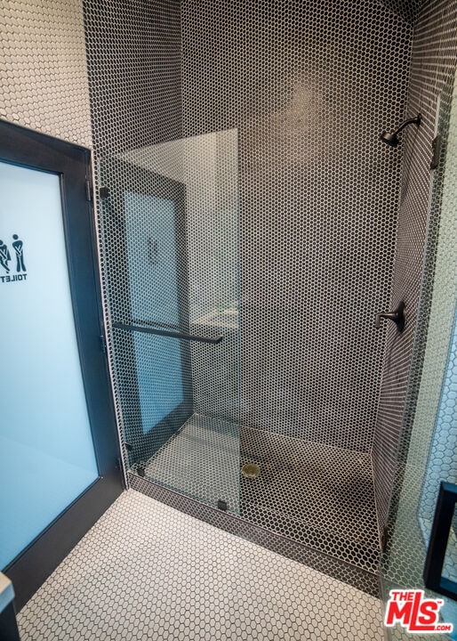 Building Photo - 205 Venice Way