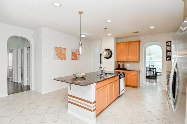 Building Photo - 510 Stream Mill Ln