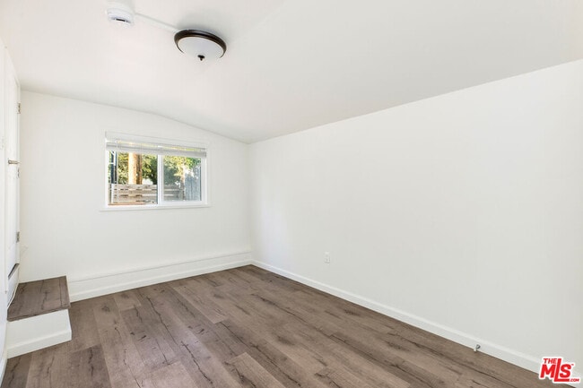 Building Photo - 1037 Blake Ave