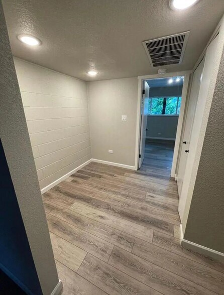 Building Photo - 111 S Meldrum St