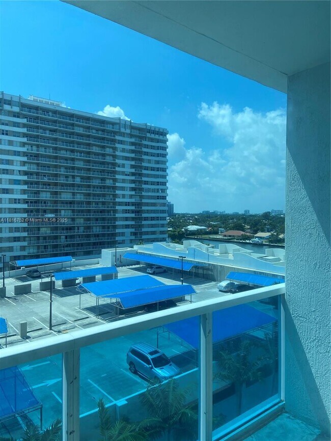 Building Photo - 1945 S Ocean Dr