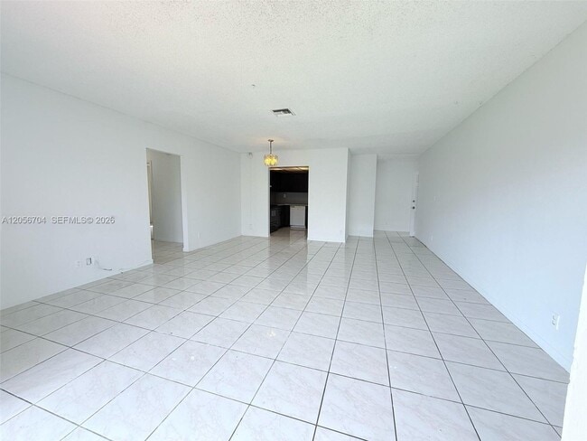 Building Photo - 3100 Coral Springs Dr