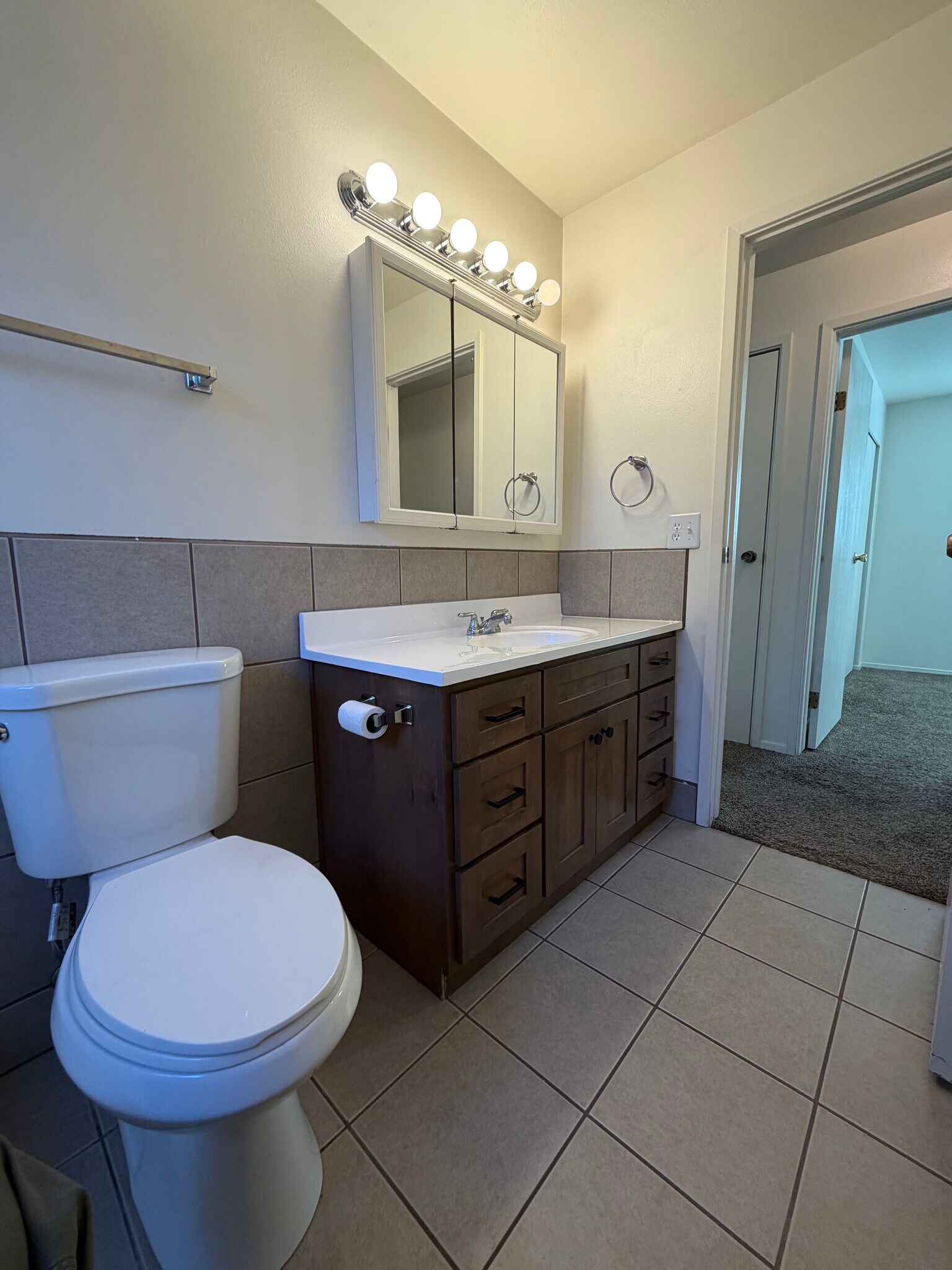 Building Photo - 632 N Main St