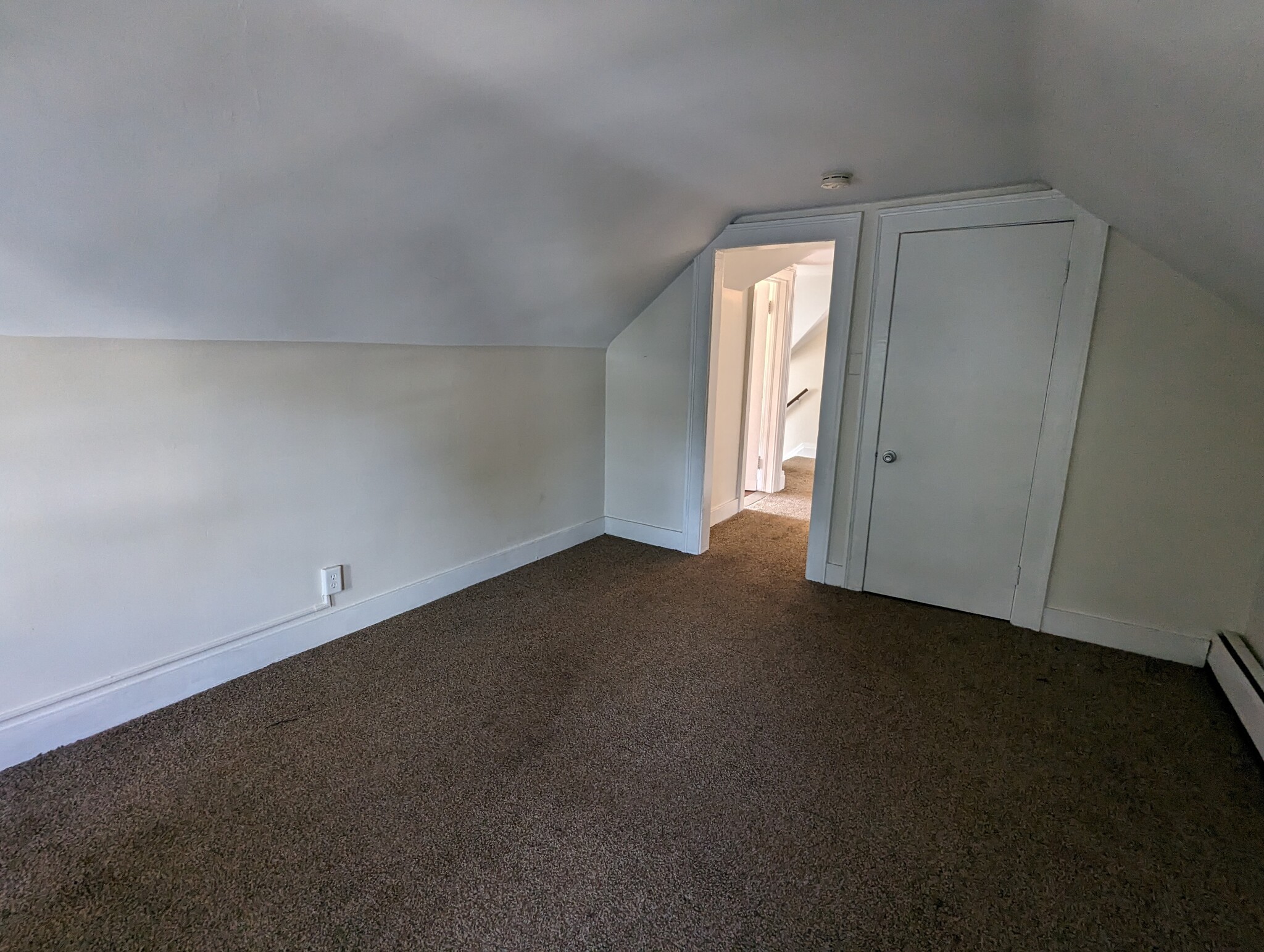 Building Photo - 608 Elmwood Ave