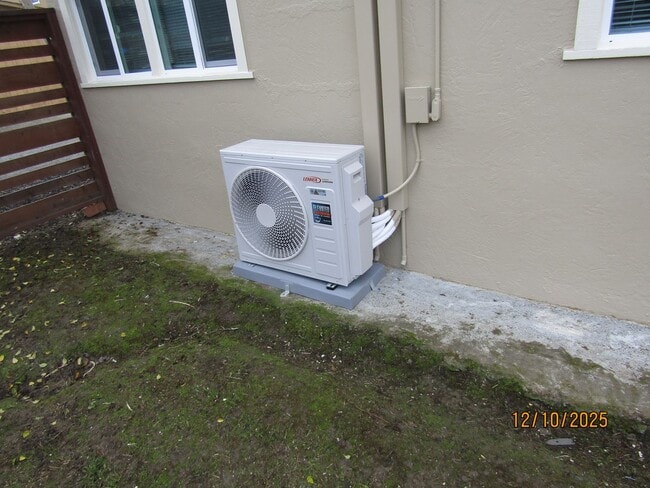 Building Photo - Very Rare 2 Bedroom House on a large lot with separate bonus unit!