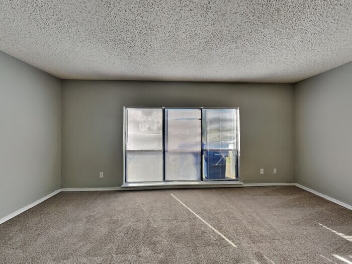 Building Photo - 3014 Pepperidge Dr E