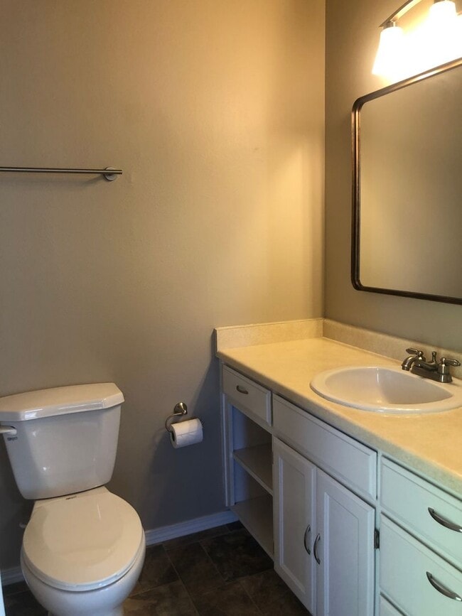 Building Photo - 3 Bed / 2 Bath Home with RV Parking in Eag...