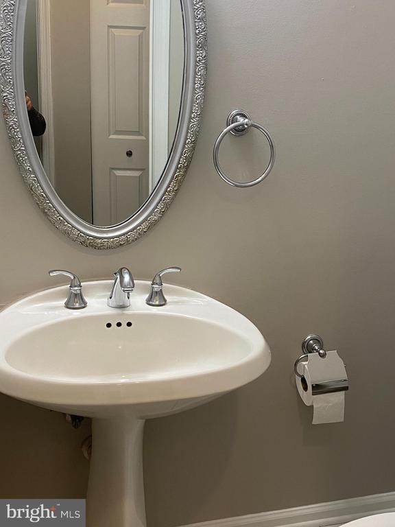 Building Photo - 8326 Glastonbury Ct