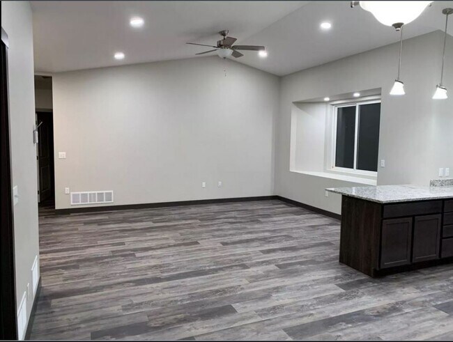 Building Photo - 3031 Hazelnut Ln, Rapid City, SD 57703