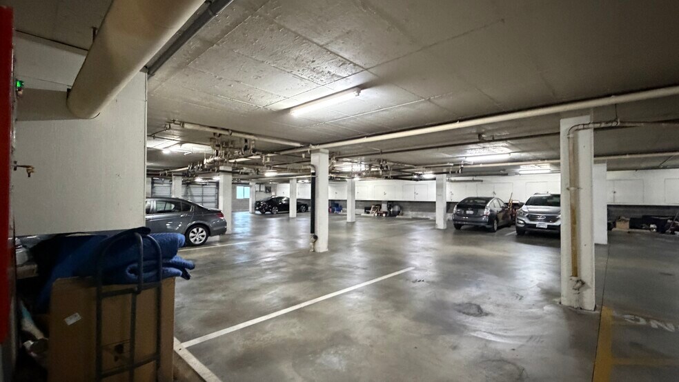 Building Photo - 2805 E 3rd St