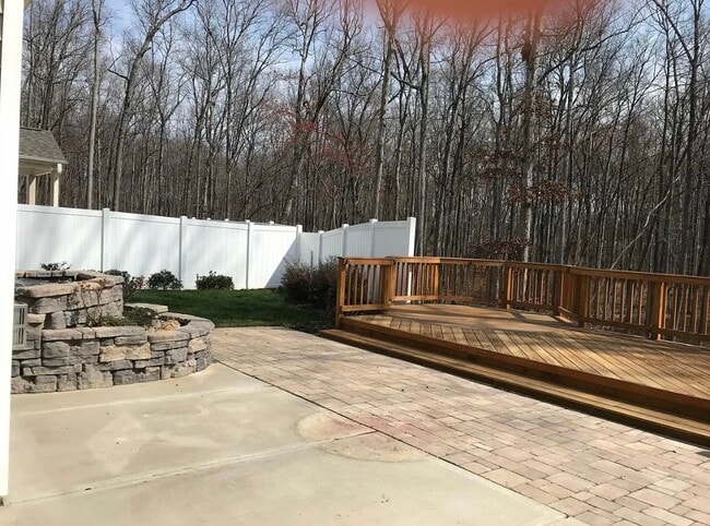 Building Photo - 2405 Bearded Iris Ln