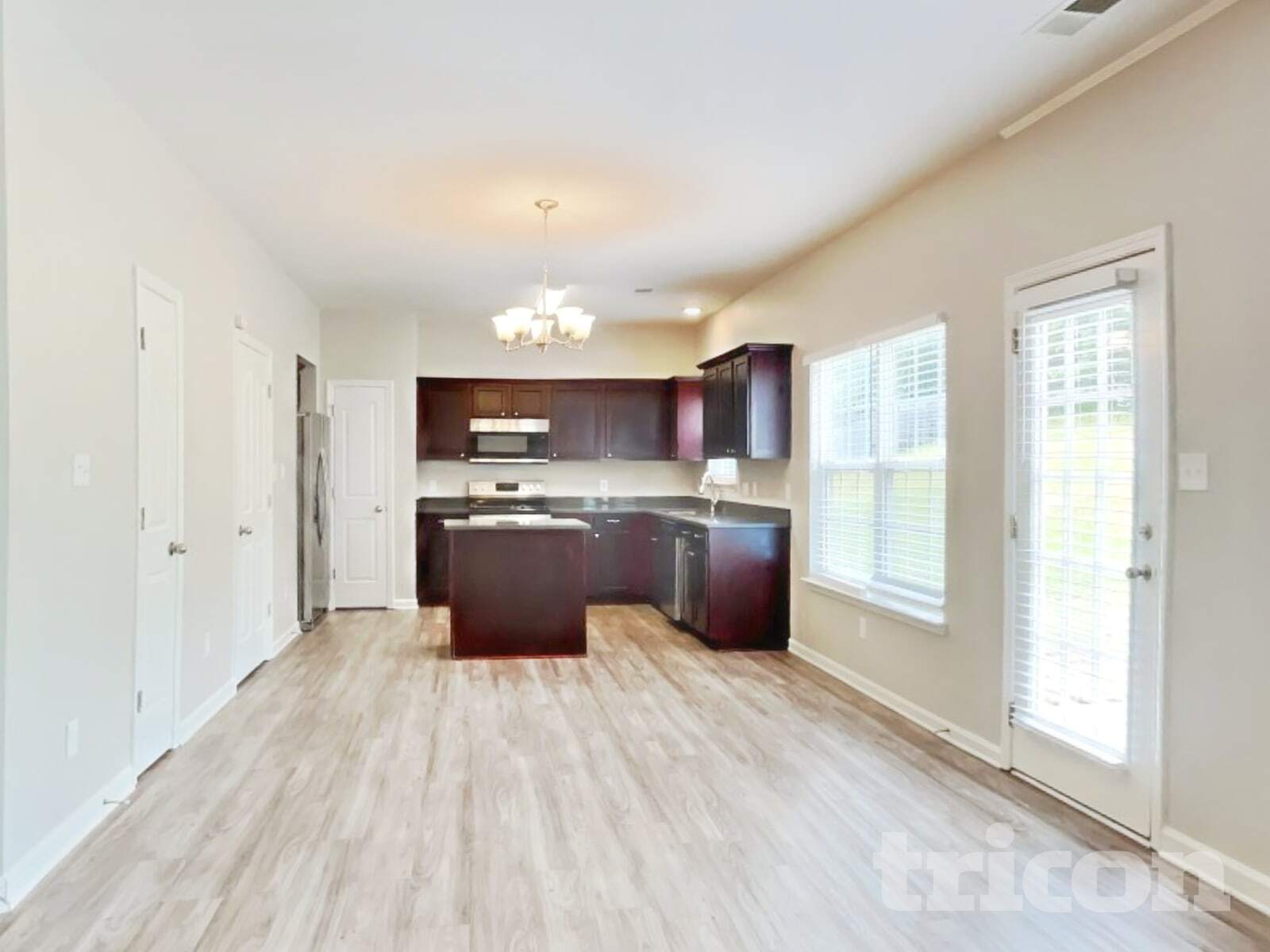 Building Photo - 1129 Hawick Dr