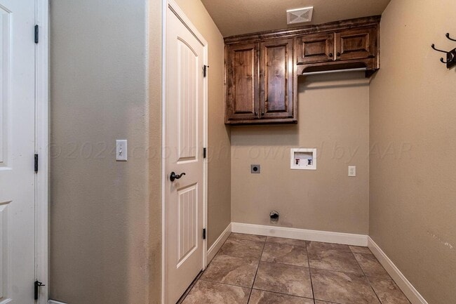 Building Photo - 8003 Manor Haven Ct