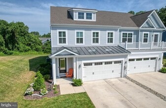 Building Photo - 33163 Oyster Cove Dr
