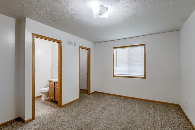 Building Photo - 7261-7265 Dorchester