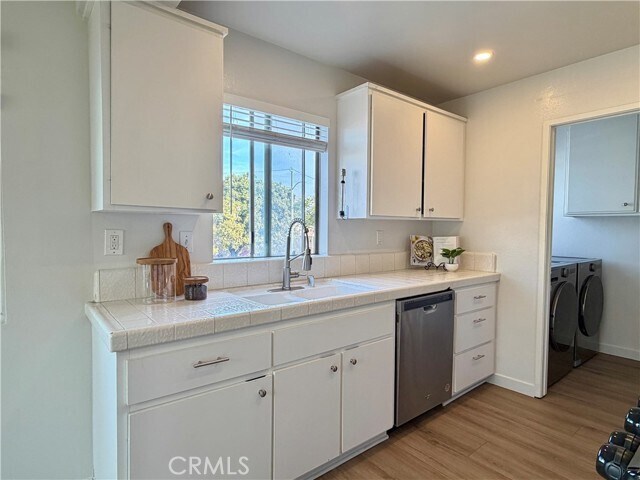 Building Photo - 1114 W 163rd St