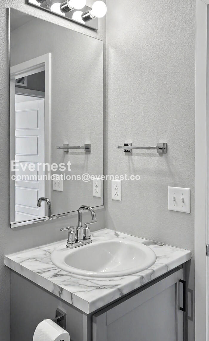 Building Photo - 235 Molinar St