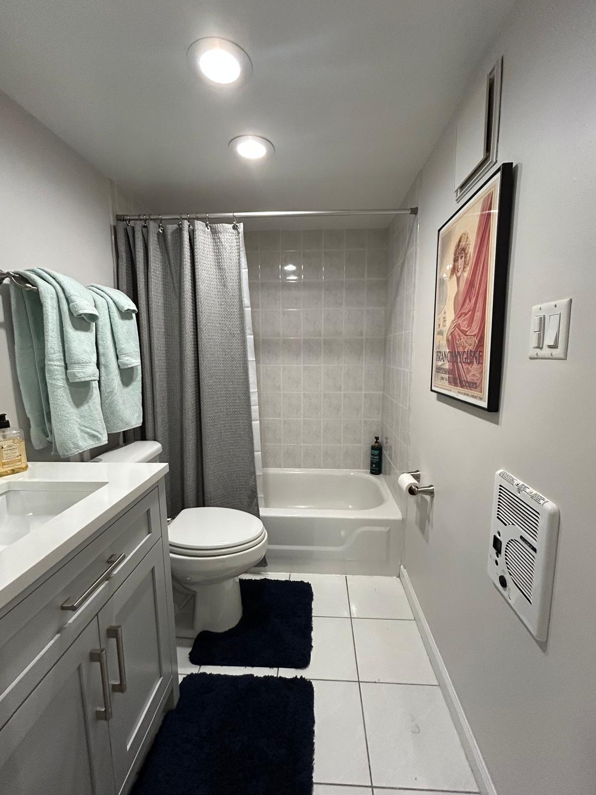 Building Photo - 2227 N Bissell St