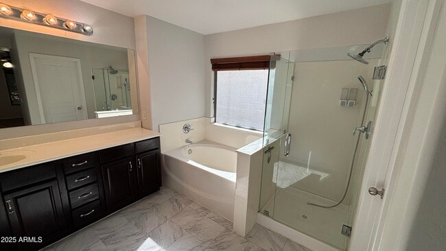 Building Photo - 3805 E Santa Fe Ln