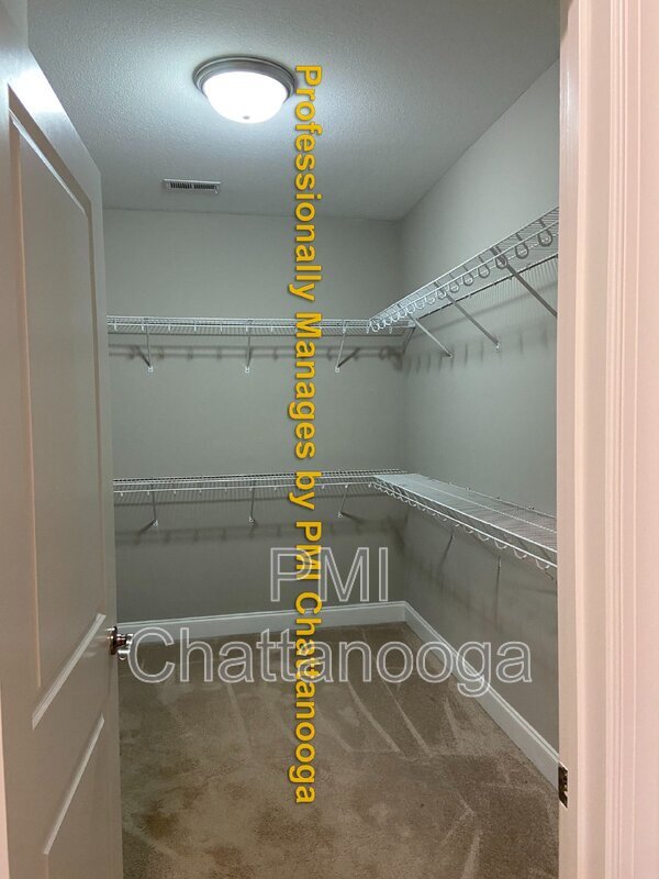 Building Photo - 8554 Red Deer Ln
