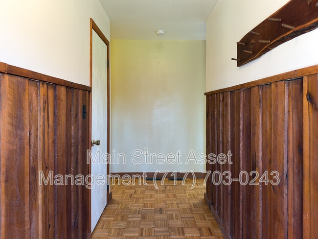 Building Photo - 735 Yellow Hill Rd