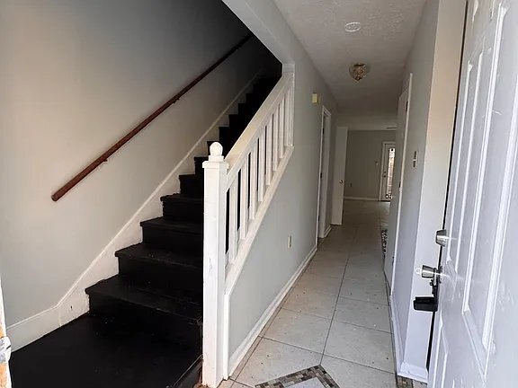 Building Photo - 516 34th Ave N