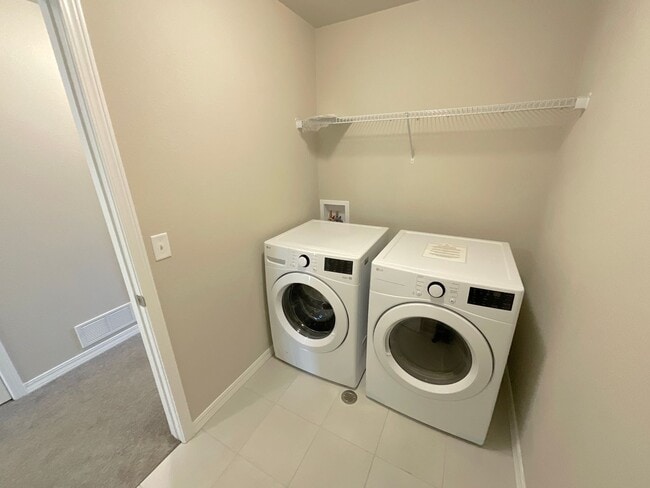 Building Photo - 4 Bedroom Townhome Available Near Tutt Blvd & E Woodmen Rd