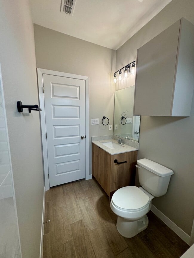 Building Photo - 617 N Delaware St