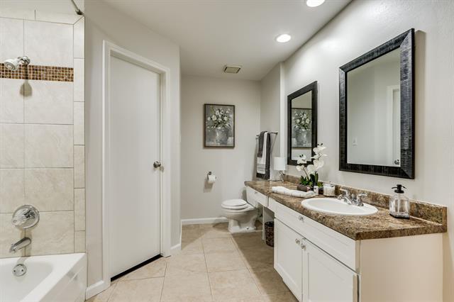 Building Photo - 929 Sugarberry Dr