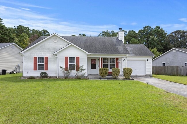 Building Photo - 3 bedroom with garage *** Available to move-in by May 20th ***