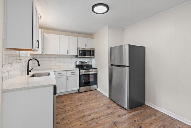 Building Photo - 1541 Cherry Tree Dr