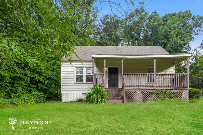 Building Photo - 245 Pinehurst Dr