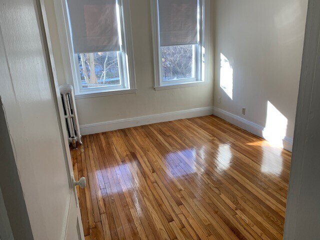 Building Photo - 8 Egremont Rd