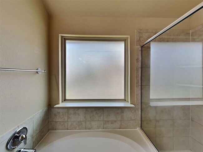 Building Photo - 33217 Wedgewood Dr