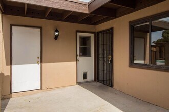 Building Photo - Amazing condo in heart of Glendale $1500.00/ Month $500.00 OFF towards 2nd months' rent