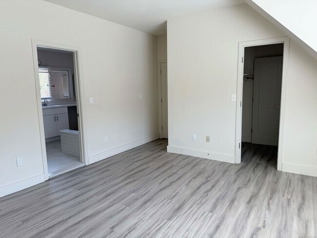 Building Photo - 115 Montoya Dr