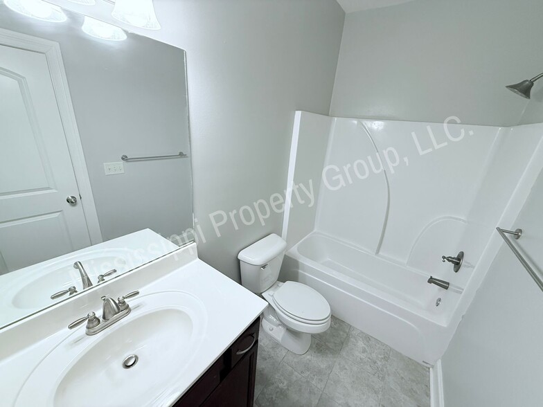 Building Photo - 1308 S 16th St