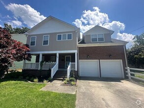 Building Photo - Spacious Home in Belvedere!