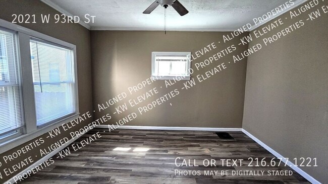 Building Photo - 2021 W 93rd St