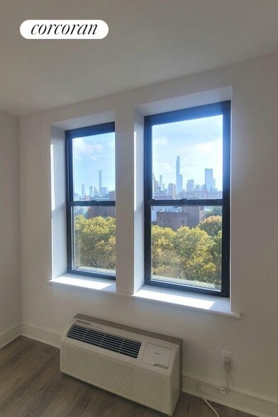 Building Photo - 45 W 81st St