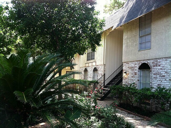 Building Photo - 1275 Witte Rd